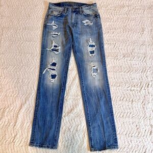 American Eagle Women’s Straight Leg Distressed Jeans Size 29x34 contrast wash